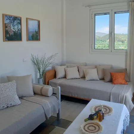 Stunning Views, Spacious Balcony, Mani Family *