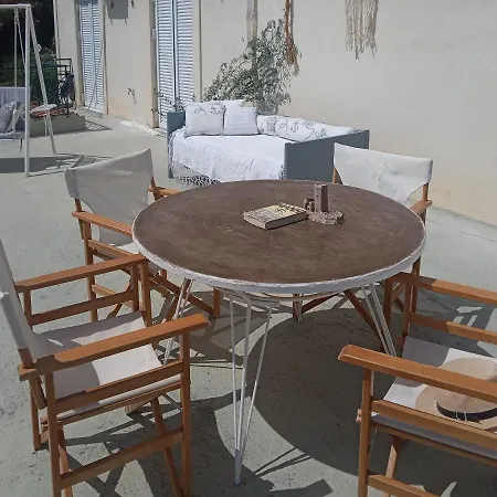 Stunning Views, Spacious Balcony, Mani Family * Neochori (Mani)