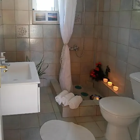 Stunning Views, Spacious Balcony, Mani Family *