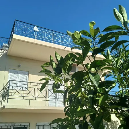 Stunning Views, Spacious Balcony, Mani Family * Neochori (Mani)