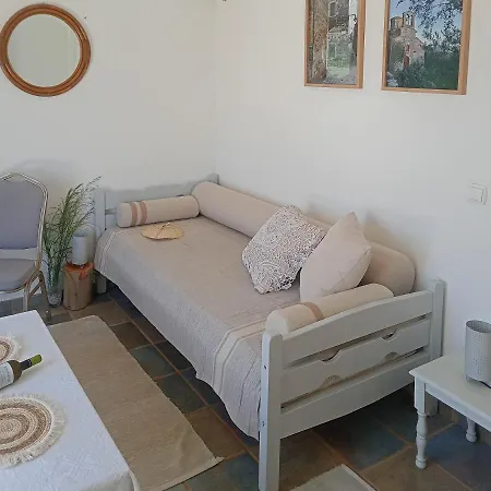 Stunning Views, Spacious Balcony, Mani Family * Neochori (Mani)
